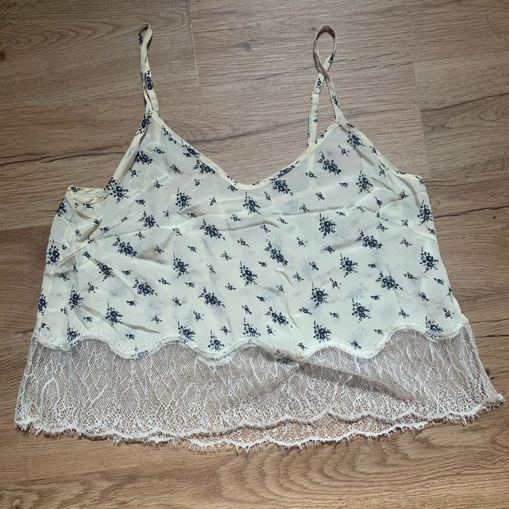 WILFRED ARITZIA 100% SILK Crop lace tank
